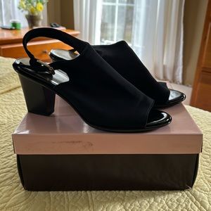 Chunky dress shoe with open toe
